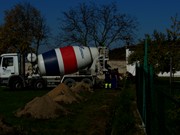 Stavba opěrné zdi u zahrady školy 2017